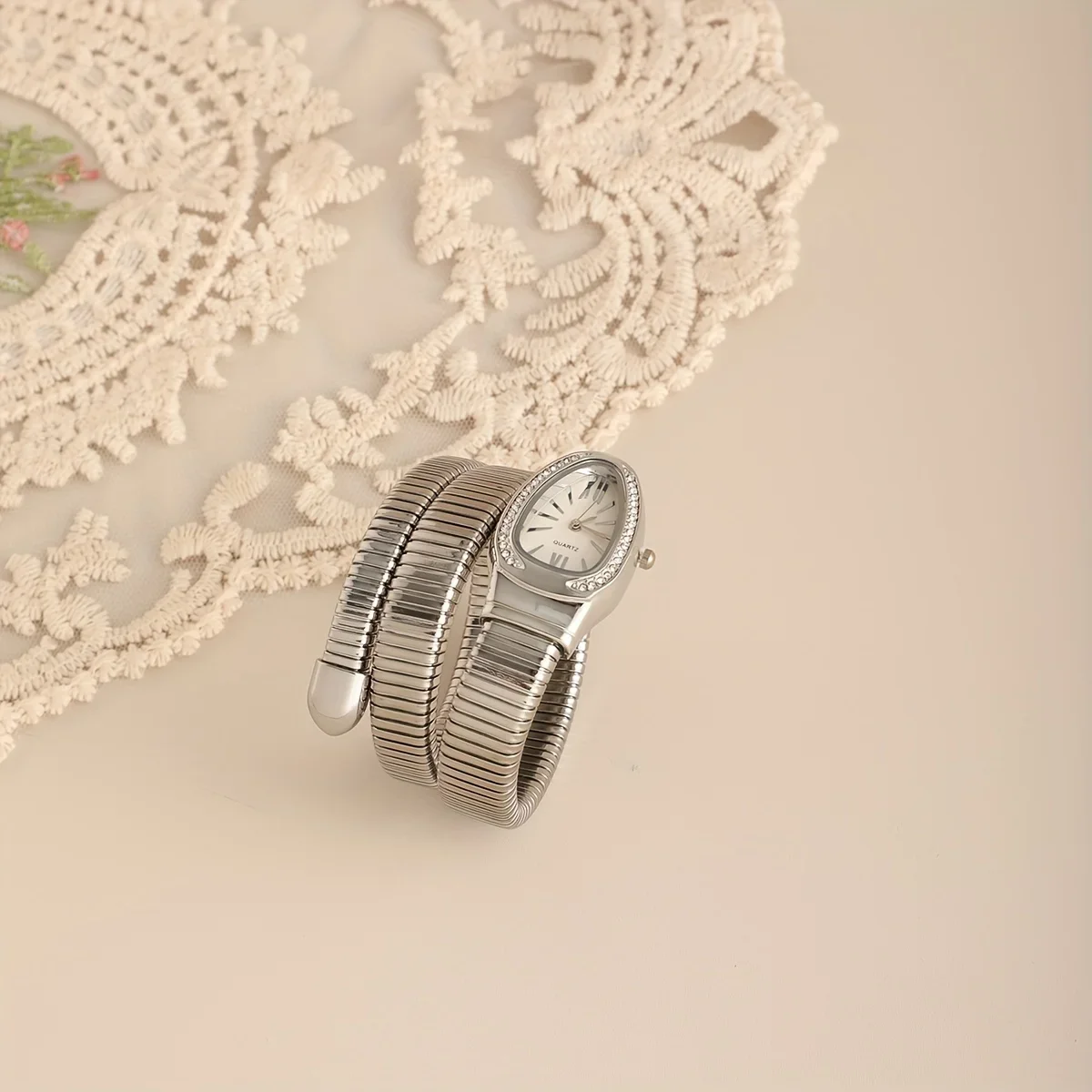 ساعة كوارتز بتصميم ثعبان أنيق للنساء، سوار معدني من خليط معدني، قرص فريد، نمط كاجوال، هدية مثالية لها #1