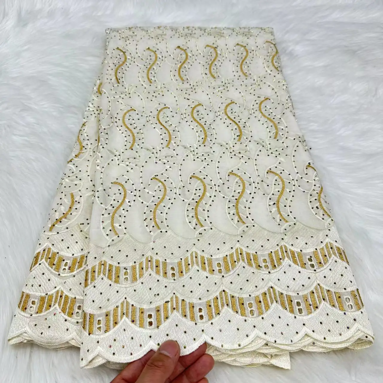 

Beige 100% Cotton Lace Fabric Wavy Embroidered 2024 High Quality Nigerian Women's Luxury Dress Sewing Material for 5 Yards