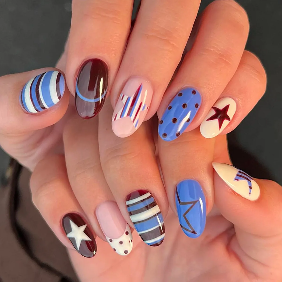 

24pcs Y2k Nails Sets Press on Acrylic Stripe Star Pattern False Nails Tips French Polka Dot Blue Almond Fake Nail Oval Manicure