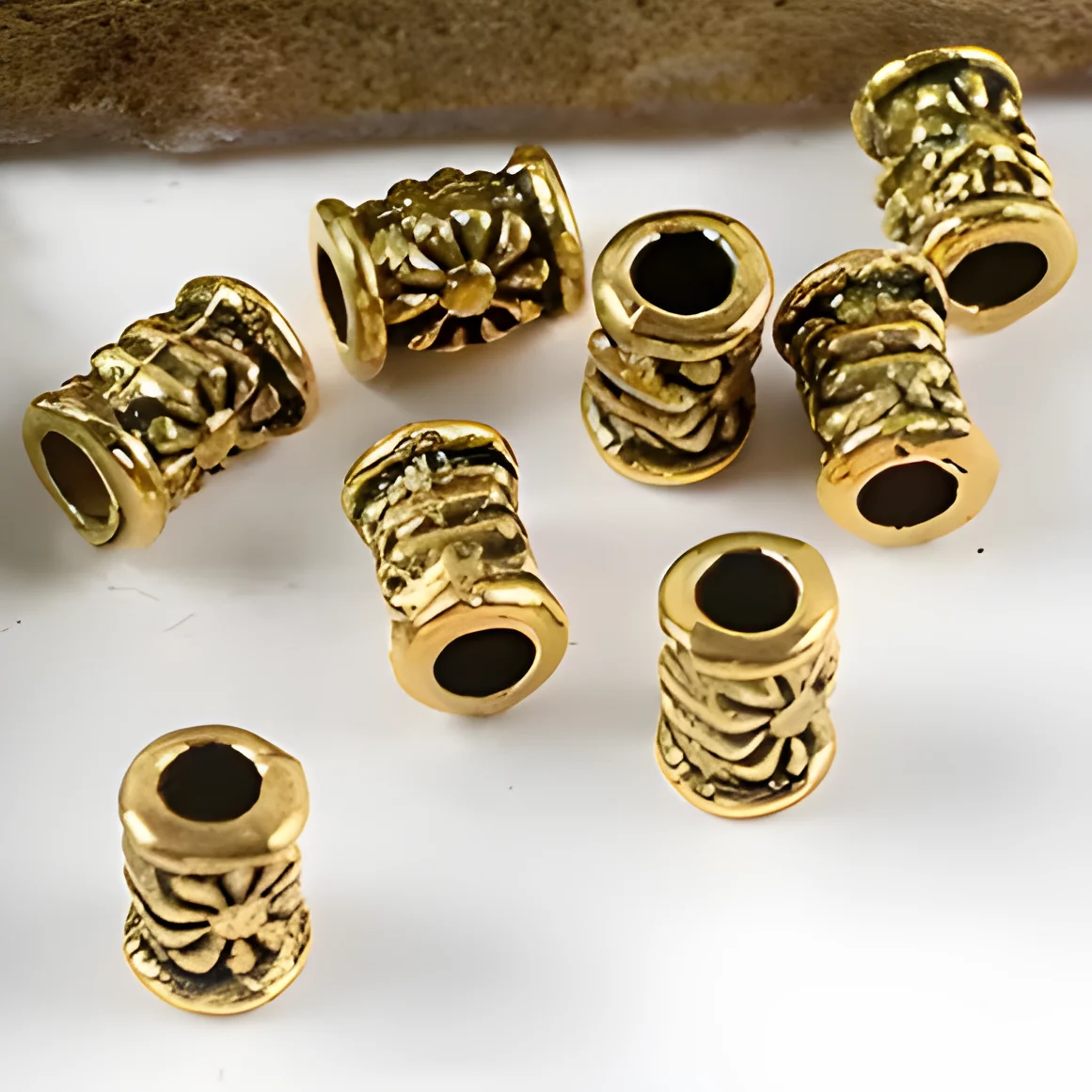 

100pcs 6.5x4.7mm , hole 2.5mm Zinc alloy metal antiqued gold color plated vintage spacer bead T1973H