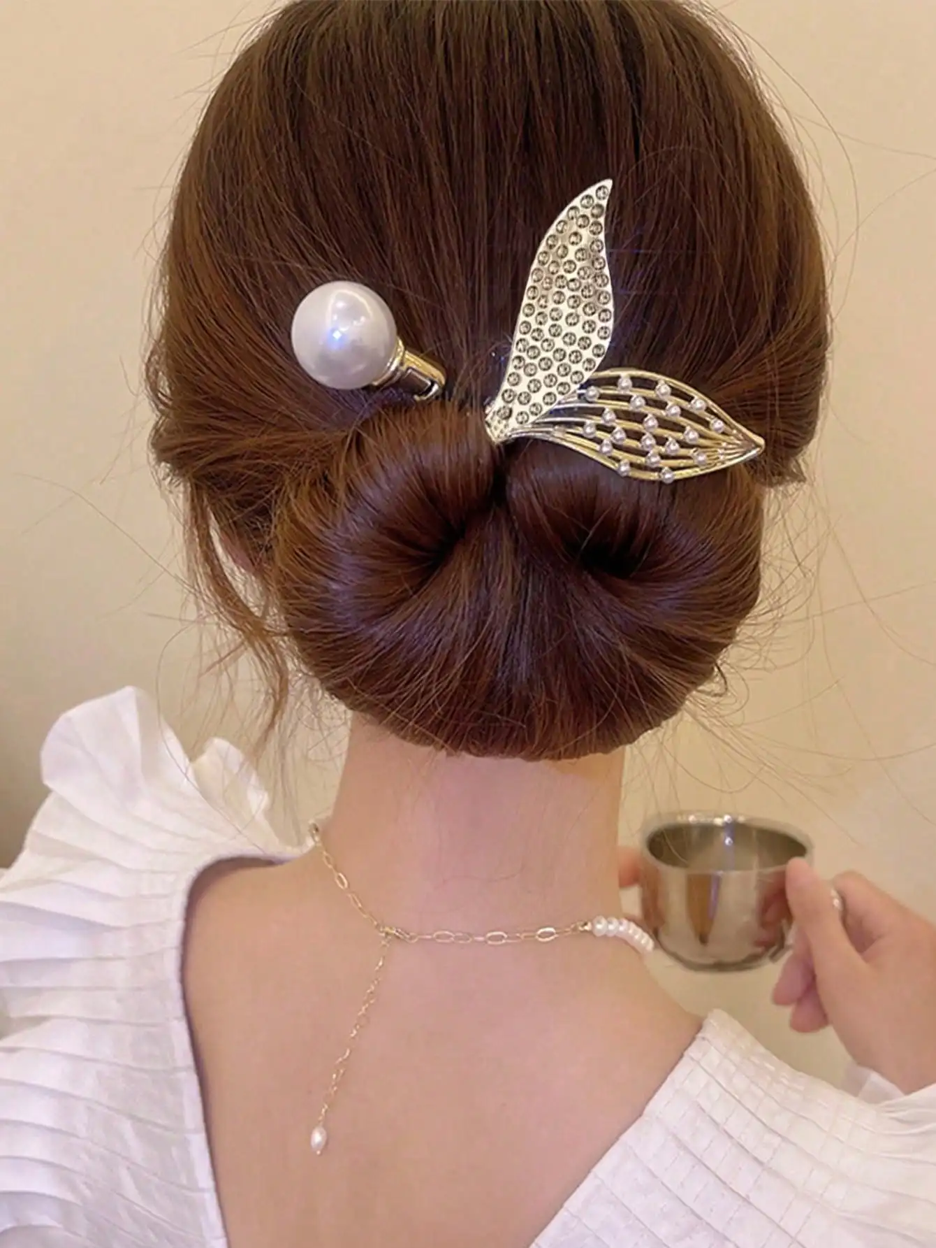 

1pc Women's Rhinestone & Faux Pearl Decorated Bun Maker, Elegant & Fashionable High Ponytail/Bun Hairstyle Accessory