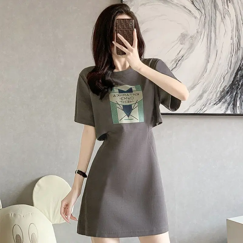 Fake Two Slim Dresses for Women's 2024 Summer New Design with Segmented Western Style Casual Fashion Short Skirt