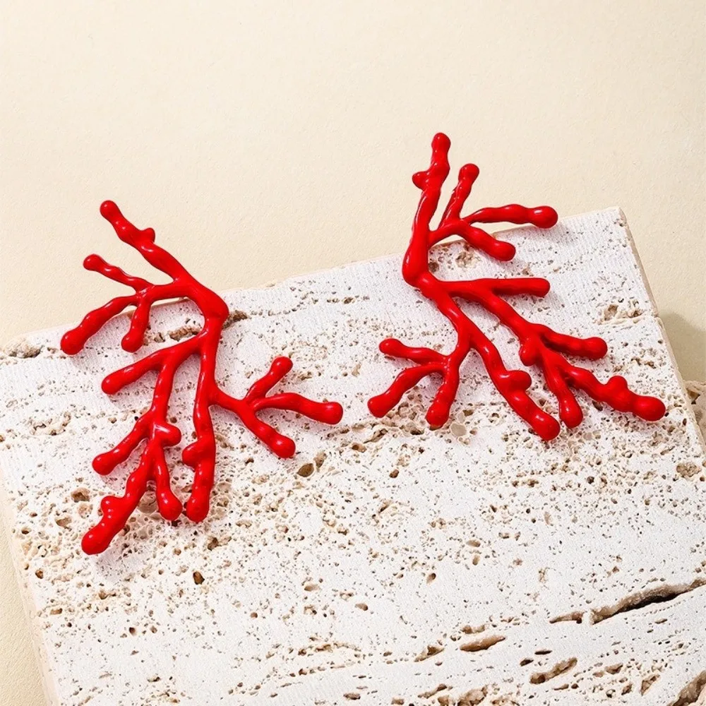 Creative Funny Coral Branch Earrings Hollow Metal Red Coral Earrings Bohemia Exaggeration Irregular Earrings Party