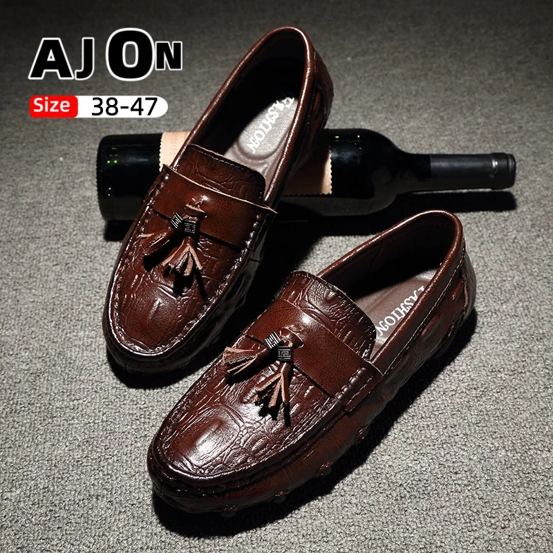 

Роскошные зимние новые бархатные теплые повседневные туфли в горошек, мужская обувь, туфли на плоской подошве из крокодиловой кожи, классические туфли для вождения