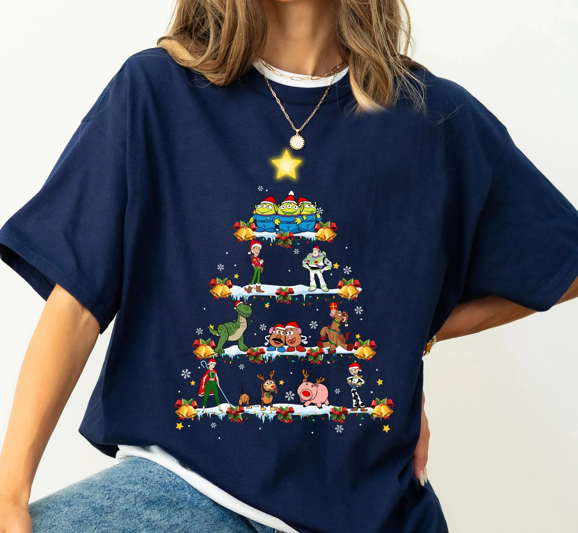 قميص ديزني توي ستوري لشخصية شجرة عيد الميلاد والأضواء، قميص ميكي لحفلة عيد الميلاد المجيد جدًا 2025، قميص عائلة ديزني لاند