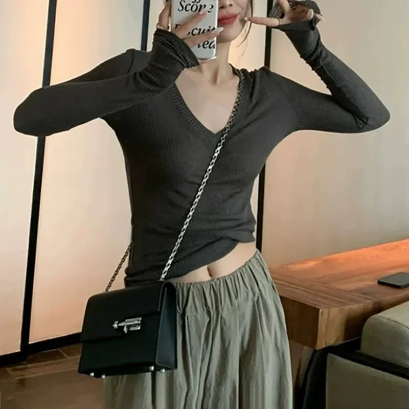2026 Frühling Sommer Gestricktes Langarm-Damen-T-Shirt Hot Girl Sexy V-Ausschnitt Dehnbares Figur-Betonendes Slim-Fit-Oberteil Basic Inner Top – Detail 1