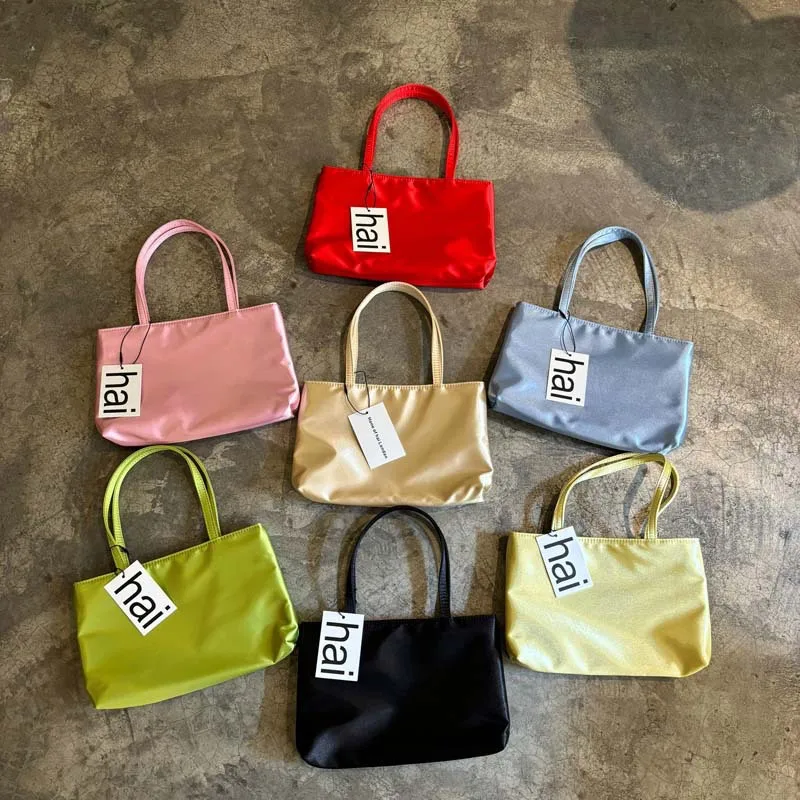 

2025 однотонная атласная ручная сумка, модная сумка-тоут с двойным плечевым ремнем, женская универсальная маленькая квадратная сумка