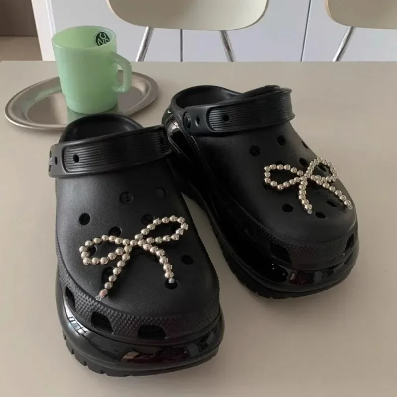 

Handmade Pearl Bowknot Shoe Charms for Crocs Designer Fashion Pearl String Clogs Decorations DIY Vintage Luxury Shoe Accessories