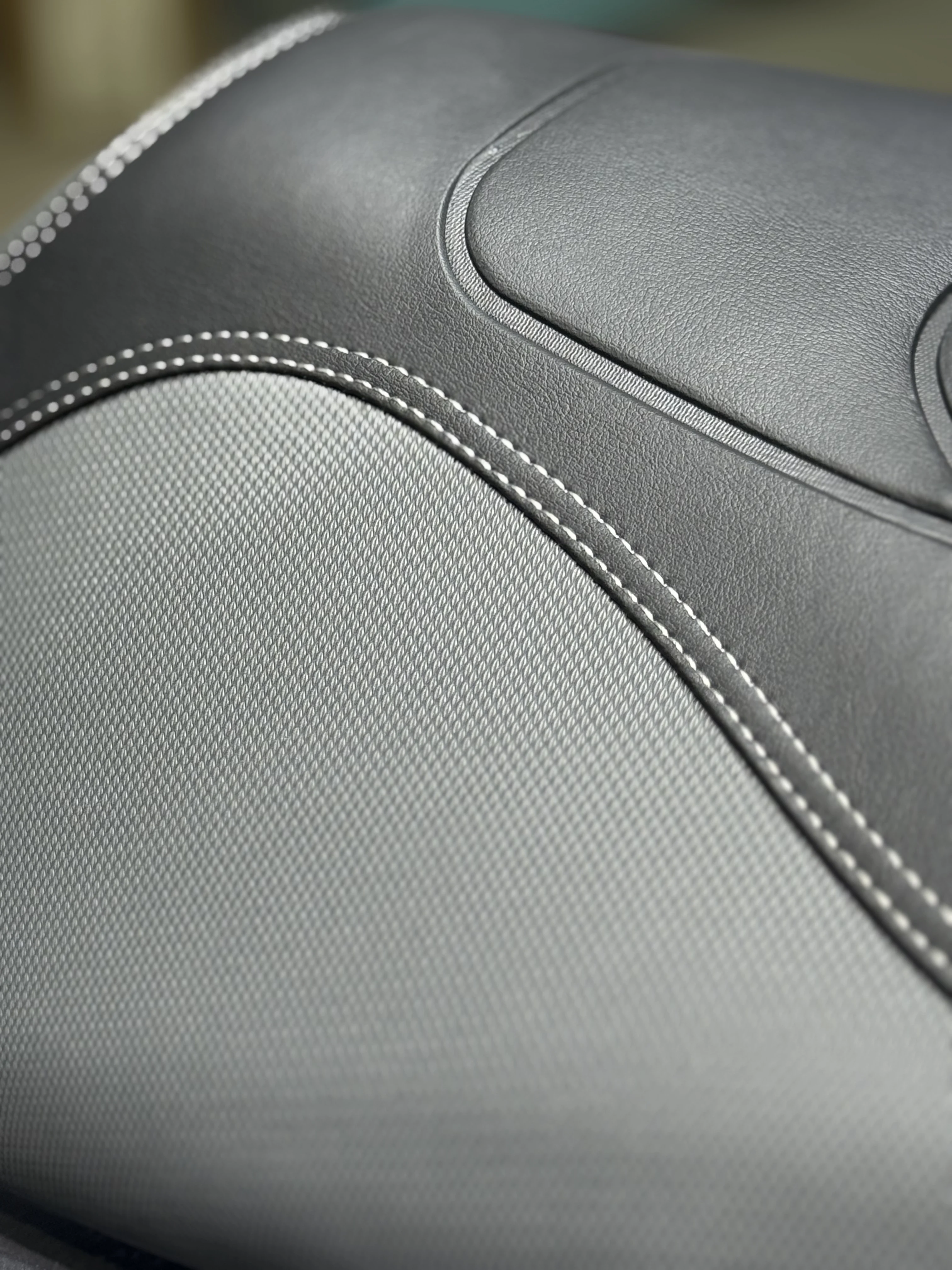 Asiento Modificado para Motoci - Leather Workbench reseña y precio