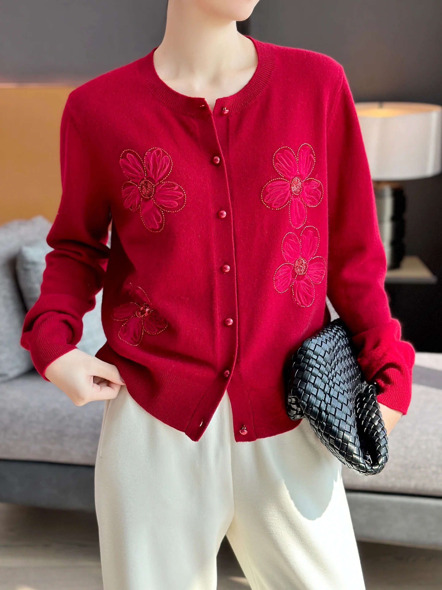 

Вязаный свитер-кардиган из 100% шерсти с цветочным бисером, класса люкс, для женщин