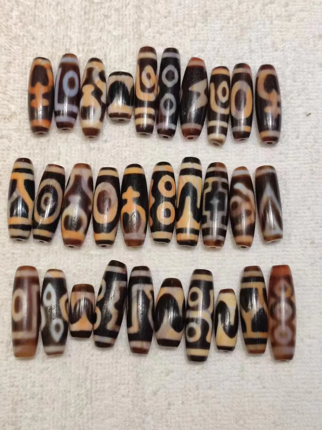 

100pcs/lot natural old agate dzi wholesale multiple Rare special patterns 30mm Ethnic style diy Flat beads Bucket beads amulet