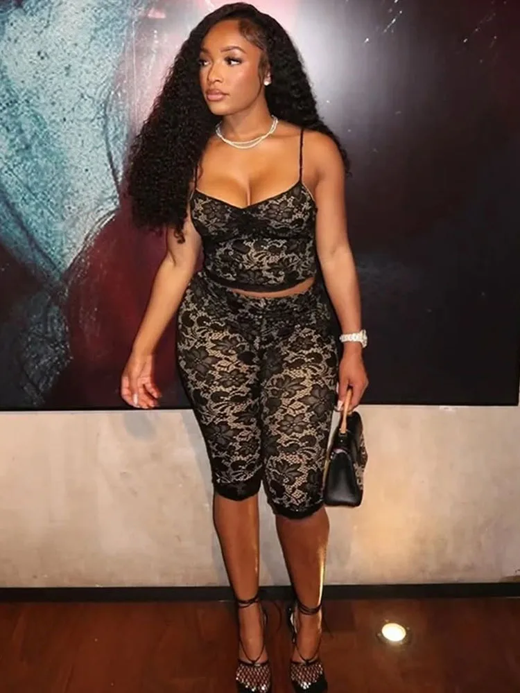 

Сексуальный черный кружевной прозрачный комплект из двух предметов с цветочным принтом, женская одежда, клубный укороченный топ на тонких бретельках и брюки длиной до колена, одинаковые комплекты