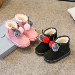 Scarpe invernali per bambini Fashion Hairball Girls Boots Warm Plush Slip-on Kids stivali da neve outdoor Suede scarpe in cotone antiscivolo Botas