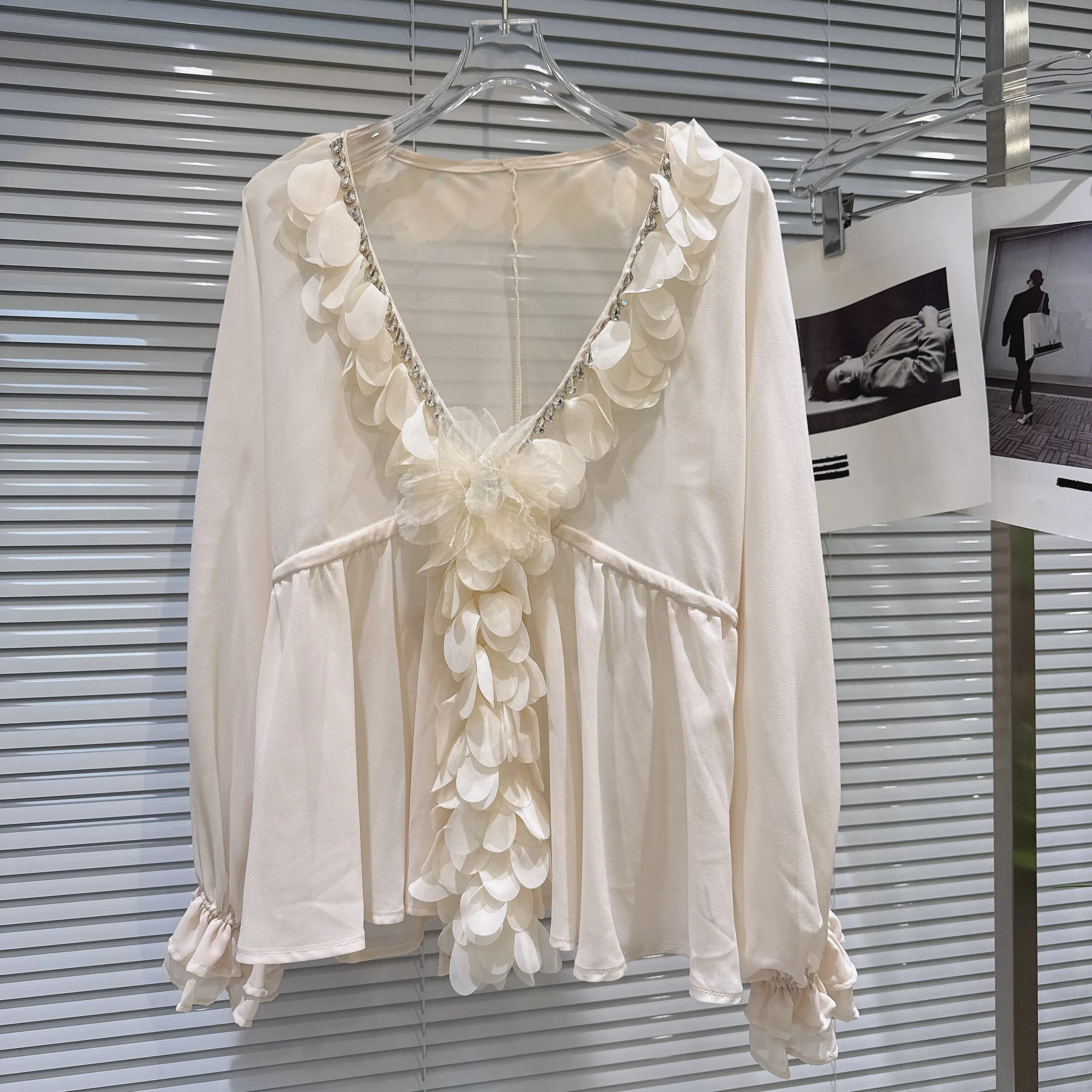 

2026 Spring New Sweet Style V-neck Rhinestone Trim Floral Design Cinched Waist Chiffon Blouse for Women, Vacation Top