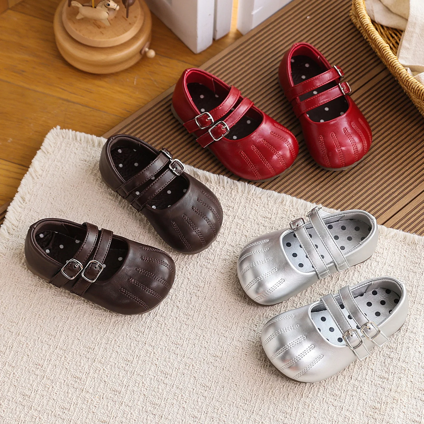 Wide Toes Flat Shoes Girls Baby Shallow Hook Loop Shoe 2026 Autumn Design Fashion Kids Child Daily Comfort Footwear Red 21-30