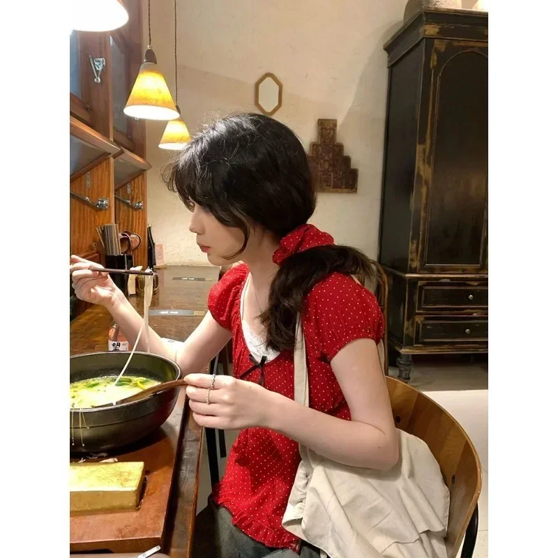 الحلو موضة الأحمر البولكا نقطة تي شيرت قصير الأكمام المحاصيل الأعلى الملابس النسائية الصيف متموجة حافة الطبقات البلوز تيز الشيفون قميص