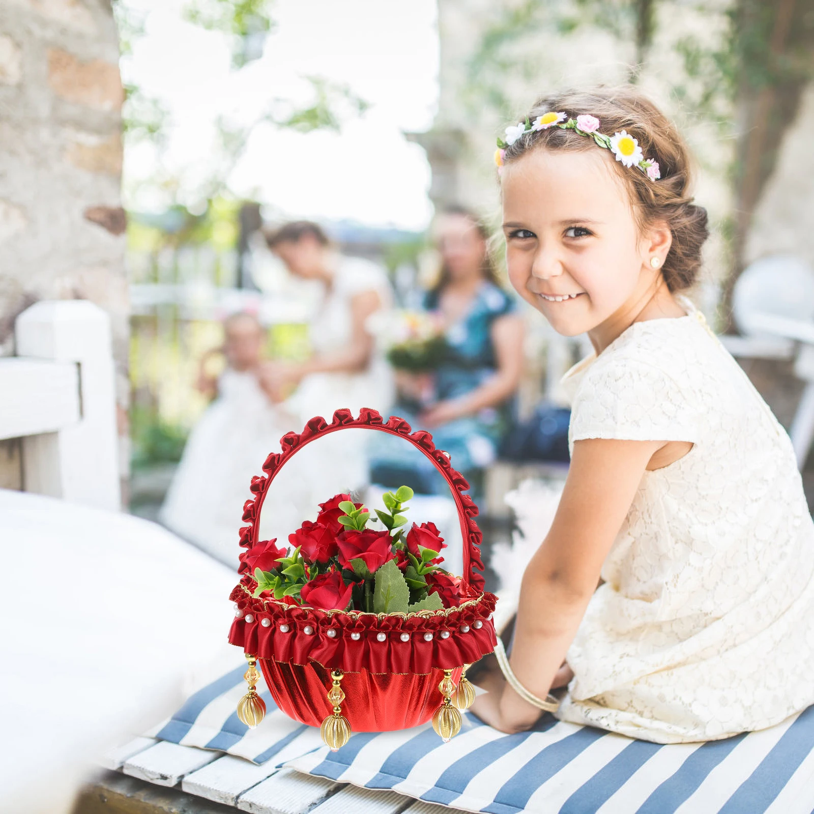

Pearl Flower Girl Basket White Gold Wedding Baskets for Ceremony Rustic Elegant Storage Decor Boho Fruit Candy