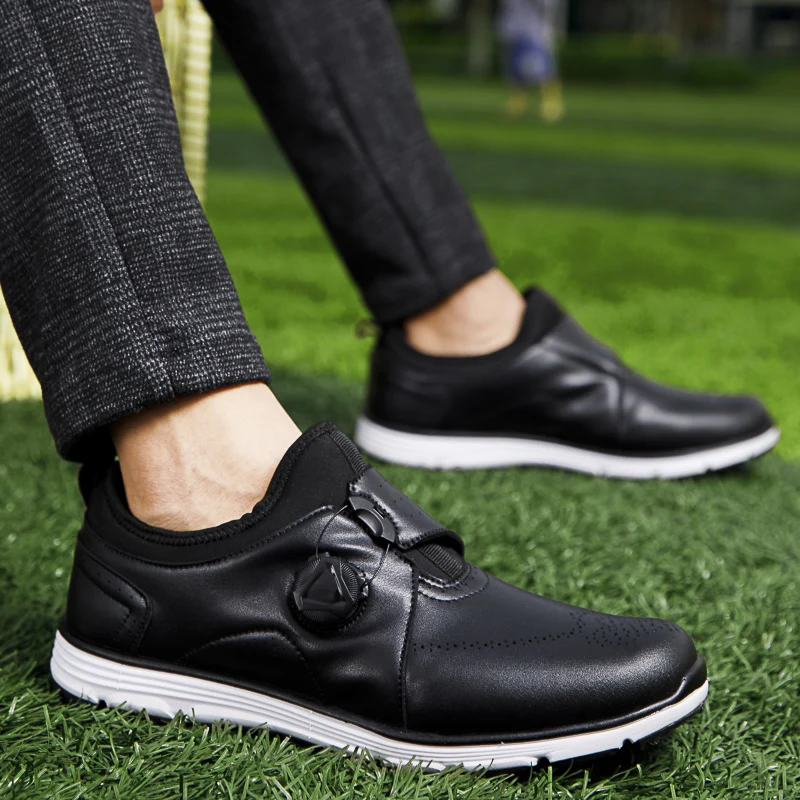 أحذية جولف عصرية للرجال أحذية مشي مقاومة للماء من الجلد للاعبي الجولف أحذية رياضية جلدية غير قابلة للانزلاق أحذية رياضية خارجية