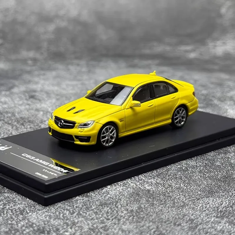 Rei modelo 1/64 mercedes-amg c 63 w204 diecast modelo de carro sala exibição modelos simulação coleção carros menino brinquedos aniversário presente