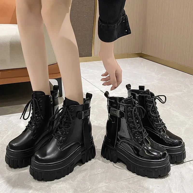 Botas de moto de plataforma alta para mujer, botines cálidos de tacón de cuña de 10CM, zapatillas gruesas, zapatos de cuero para Otoño e Invierno