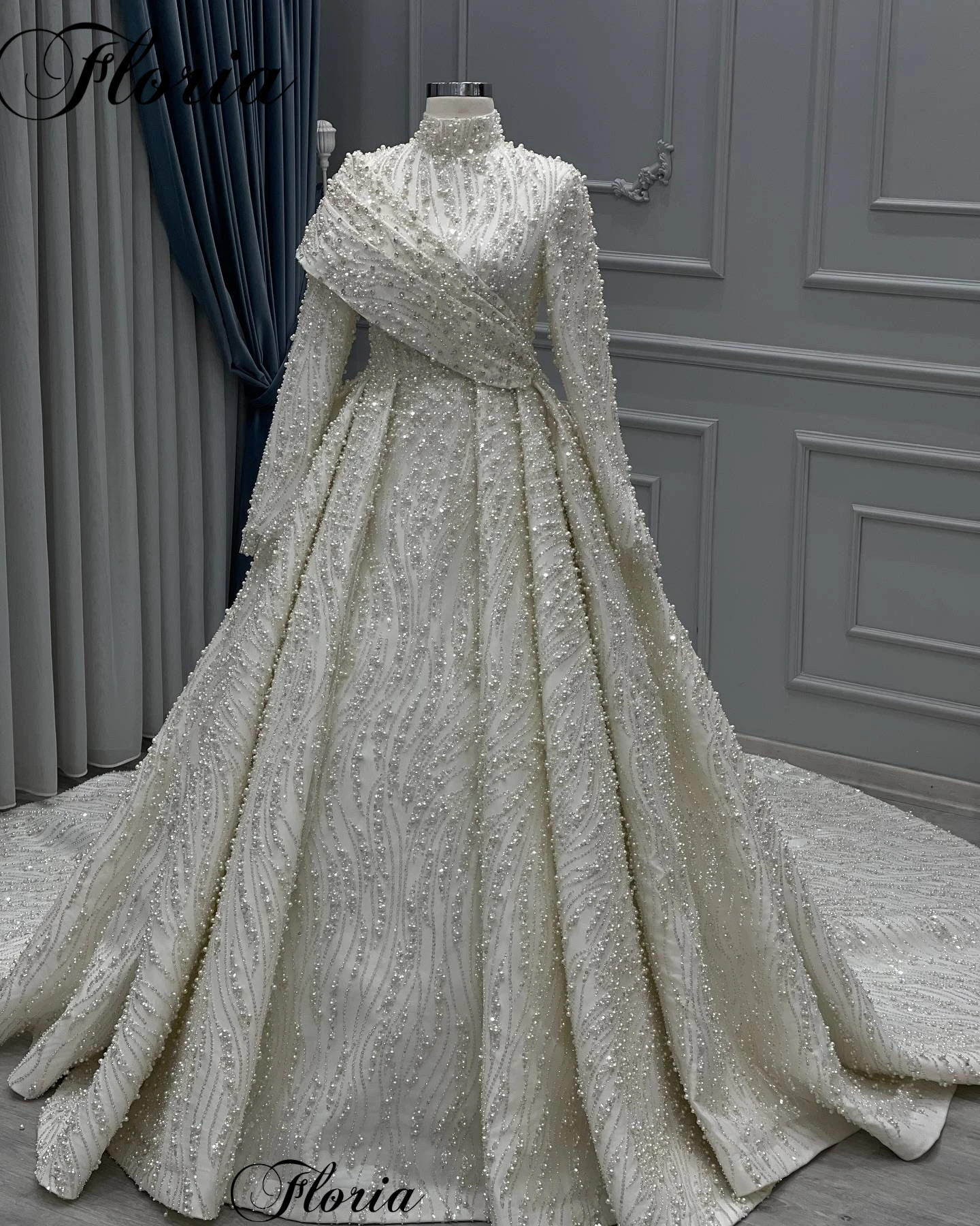 

Luxury Muslim Wedding Dresses With Long Sleeves High Neck Chapel Wedding Gowns With Pearls Bridal Gowns 2025 Vestido Blanco