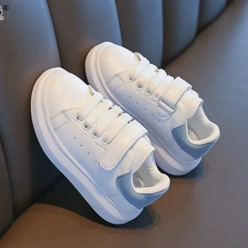 

Модные детские кроссовки для школьников, белые кеды для мальчиков и девочек, спортивная обувь для детей, повседневная уличная обувь, популярные универсальные модели