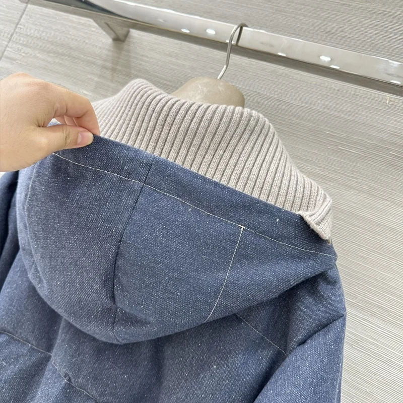 高品質のソフトデニムとウールをブレンドした女性用フェイクツーピースフード付きダウンジャケット人気の冬用コート25101387