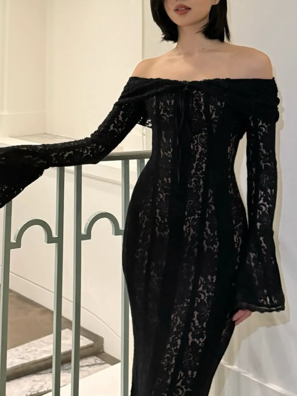 Elegant Ruffle Lace Hollow Maxi Dress Women Fashion Round Neck Trumpet Sleeve Bodycon Maxi Dress Summer Ladies Party Robe