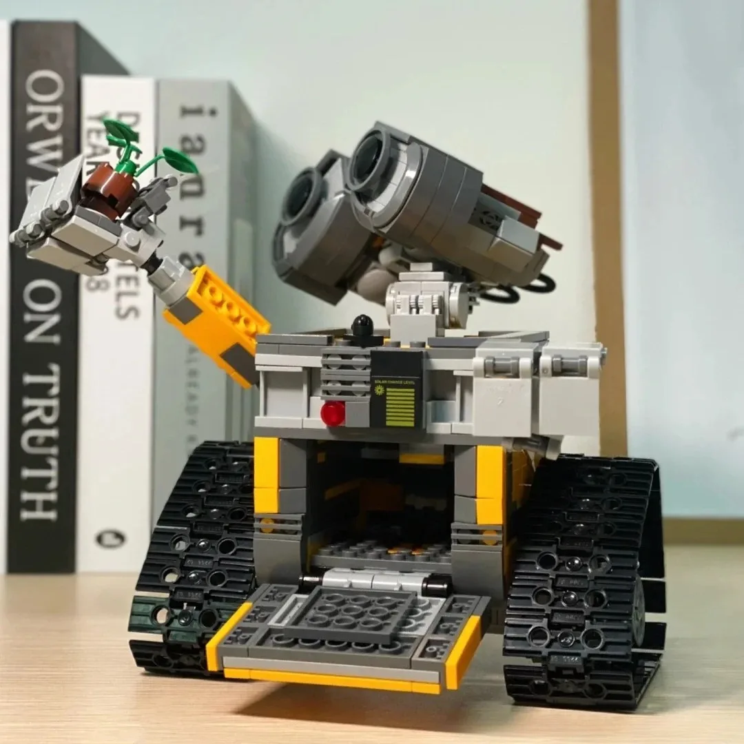 "2025 New 687PCS Robot Building Kit | Inspired DIY Assembled Model | STEM Educational Toy for Kids | Creative Birthday Gift for