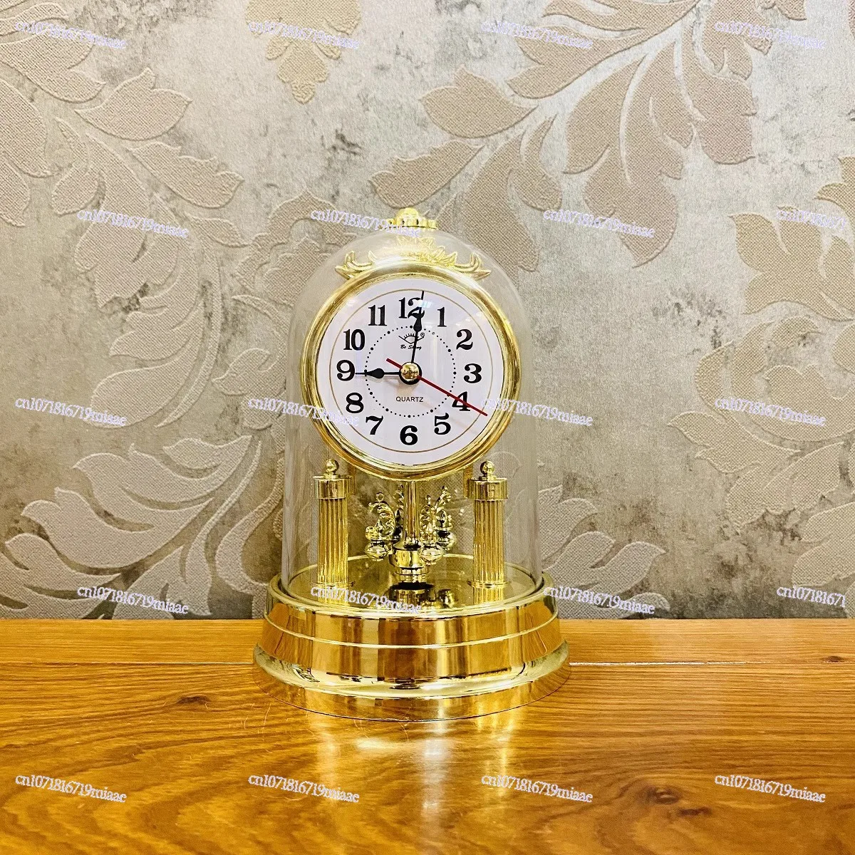 

Retro Living Room Clock Silent Desk Clock Hall Bedroom Office European Style Rotating Ornaments