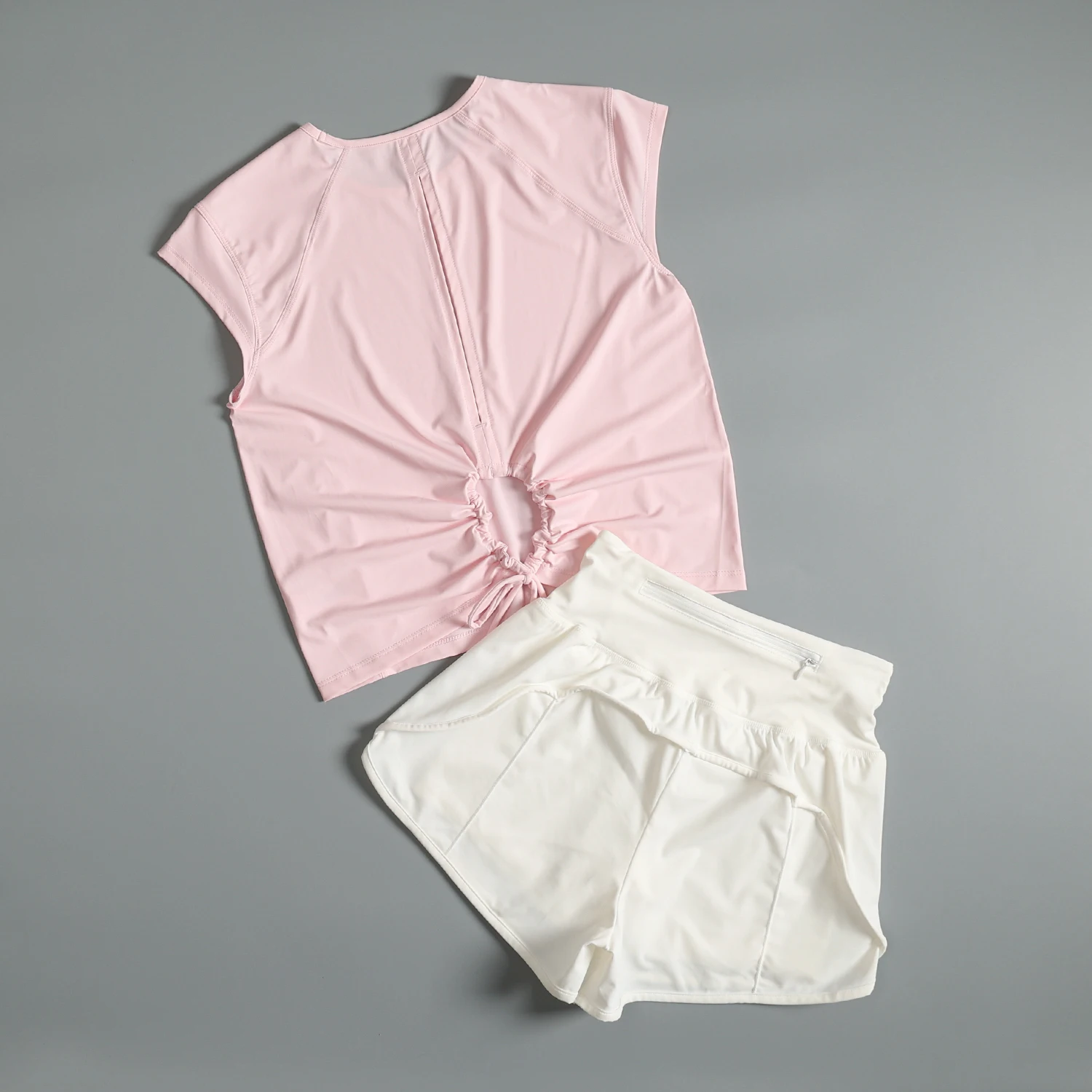 Traje de entrenamiento para correr para mujer en verano, traje de yoga de Pilates suelto y transpirable, pantalones cortos finos de secado rápido para ejercicio y fitness