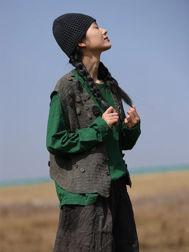 

l Handmade Hooked Cotton Linen Vest Slowly Turning Blue V-Ne ort Sle Single Button Closure Original Design