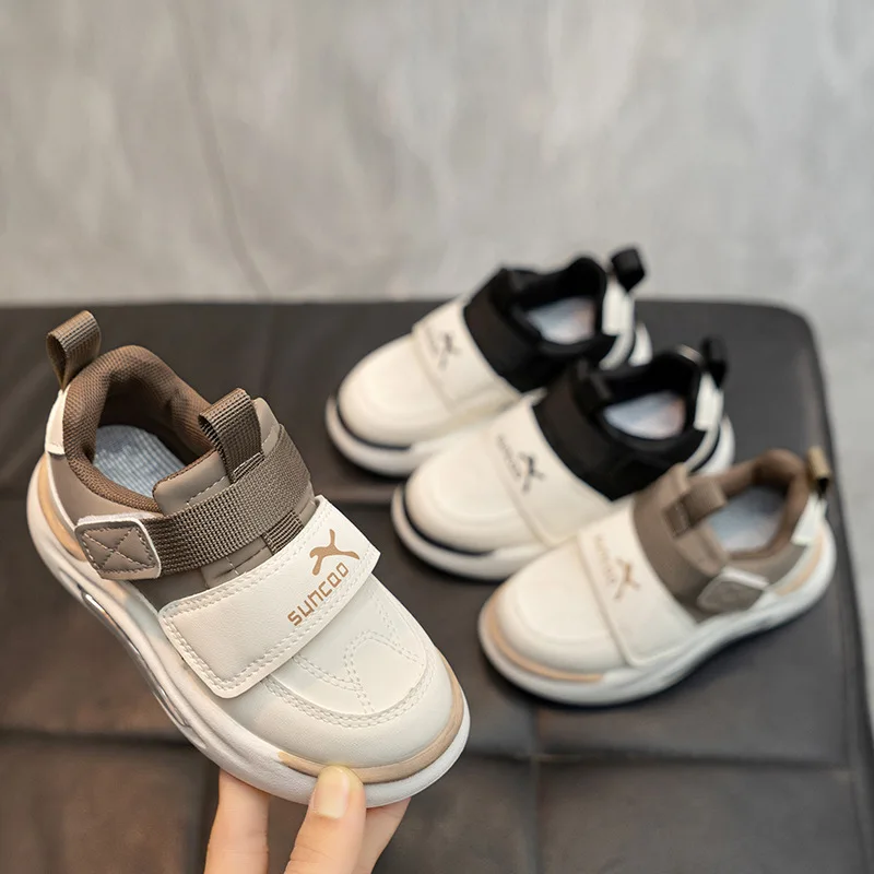 

Брендовая детская спортивная обувь 2025Осенние новые кроссовки для девочек и мальчиков, повседневные кроссовки для бега, детская обувь на мягкой подошве, универсальная спортивная обувь для девочек, теннис