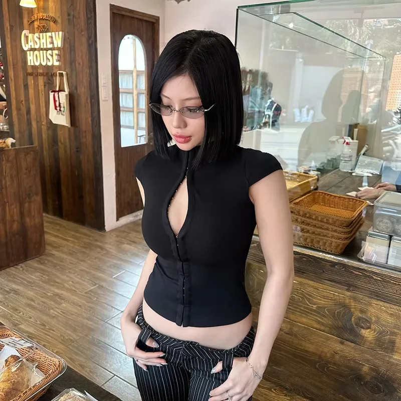 

Модный топ с изысканной вышивкой и вырезами, в стиле мандарин, на пуговицах, подчеркивающий фигуру, универсальная блузка с коротким рукавом