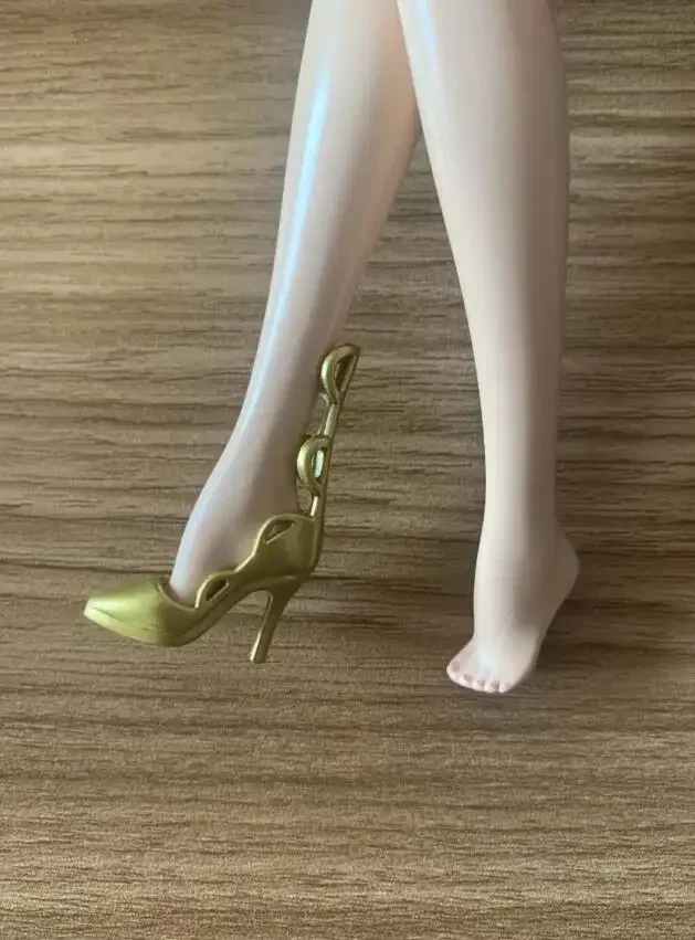 New styles Toy Doll shoes high heel  gold color for your tiptoe BB 1/6 dolls A199b