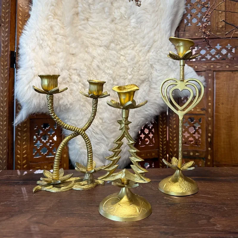 Vintage Medieval Candle Holder Retro Metal Candlestick for Home Decor Romantic Dinner Table Centerpiece Holiday Gift Ornament