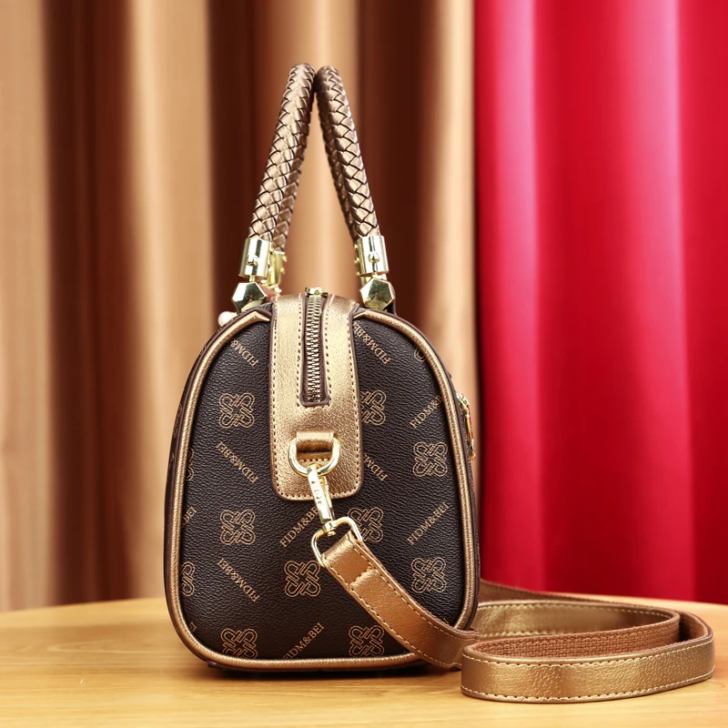 Exquisite vintage fashion printed women\'s handbag, all-in-one crossbody bag, foreign leaf pendant decoration