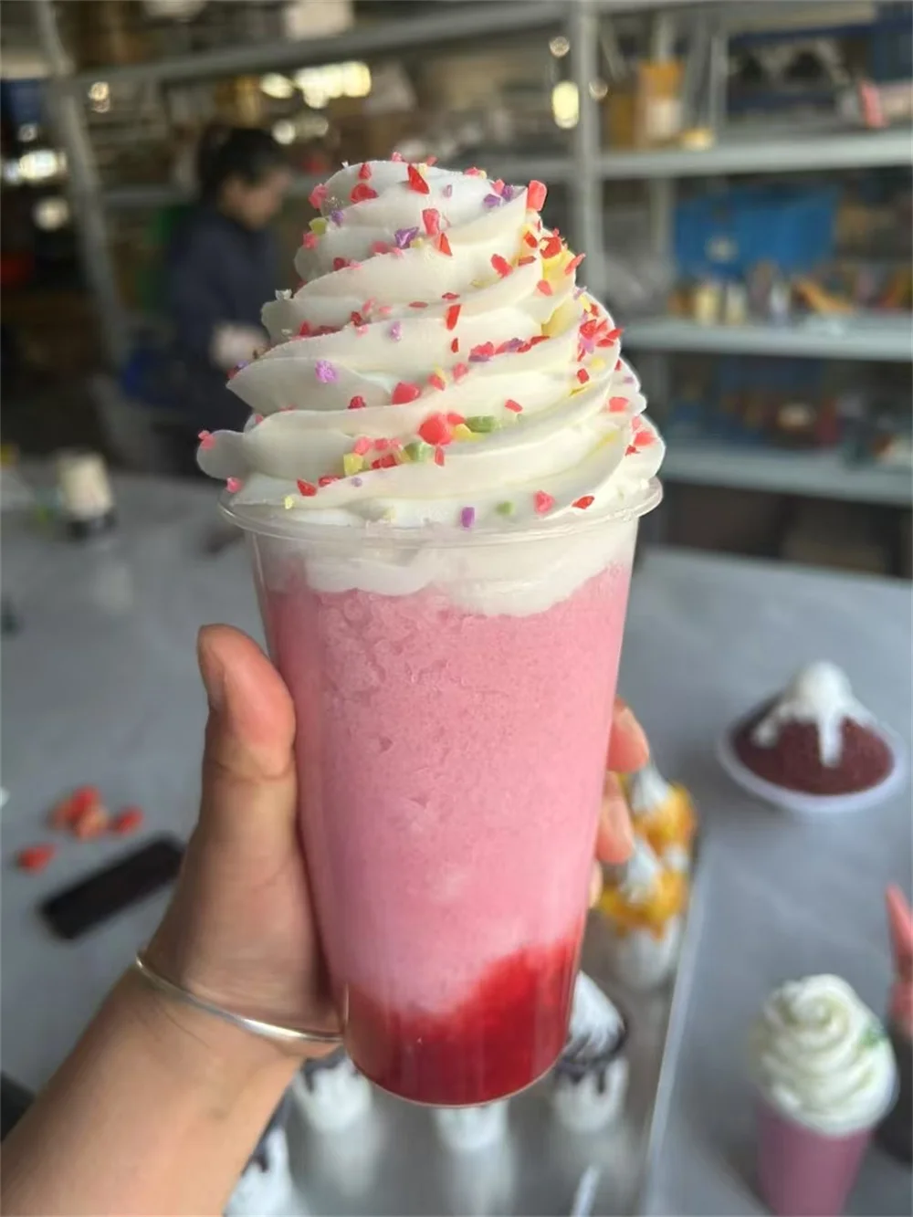 Mango Milkshake Drink Fruit Tea Model 500ml 90mm Wide Transparent Cup Smoothie Display Props Cafés Bubble Tea Shops Creamy Pink