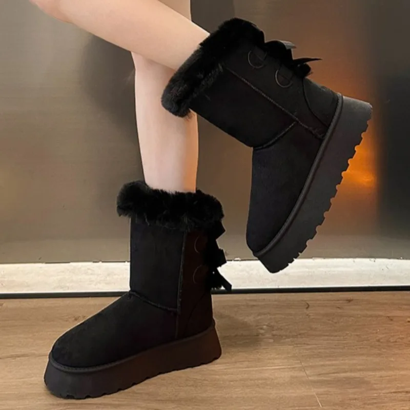 العلامة التجارية مصمم 2025 موضة جديدة بلون الجلد المدبوغ المرأة النعال الشتاء عالية الجودة المنزل الدافئة المرأة أحذية الثلوج بيع