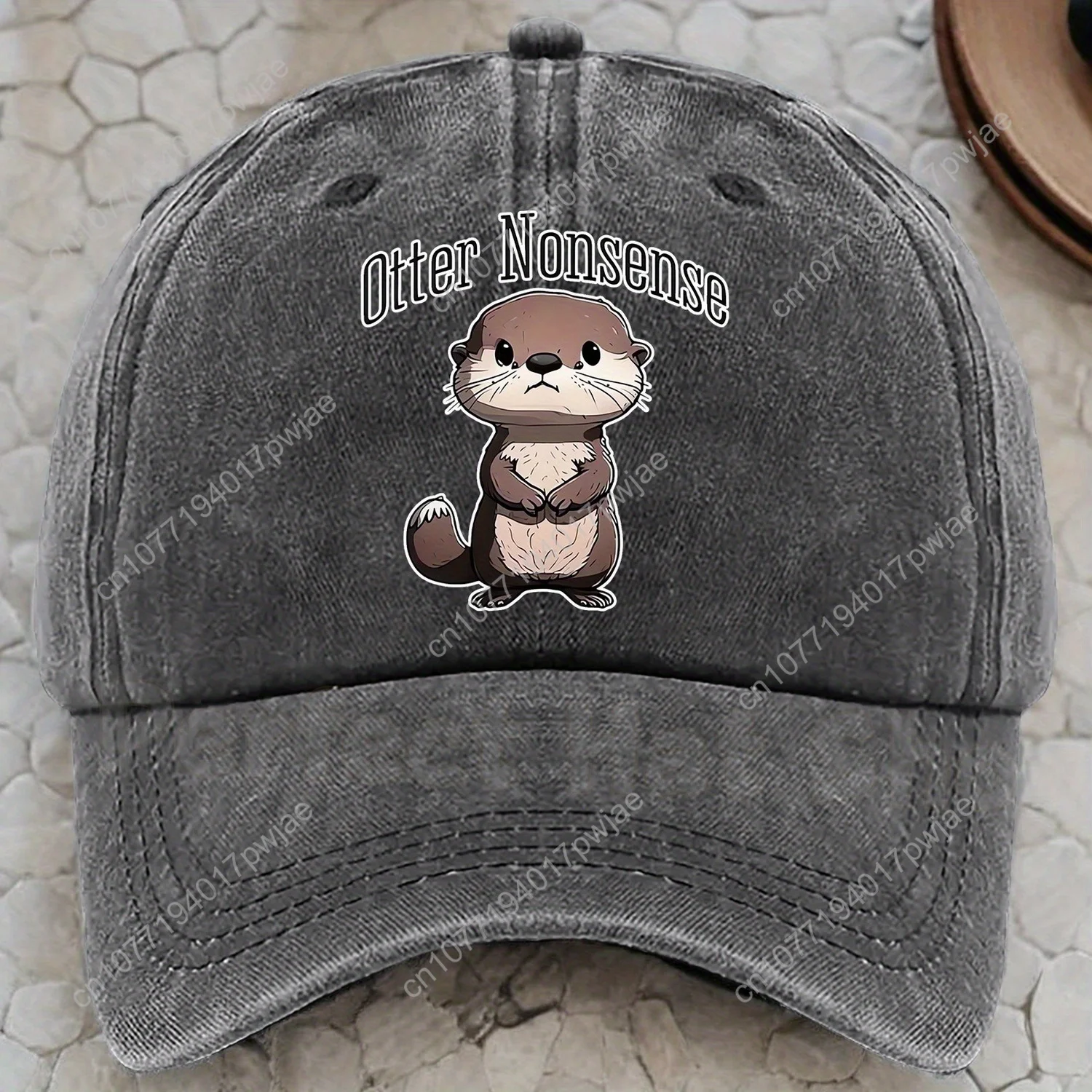 Una linda gorra de béisbol con temática de nutria con el diseño "Otter Nonsense" de @2042@, disponible en varios colores y tamaños ajustables
