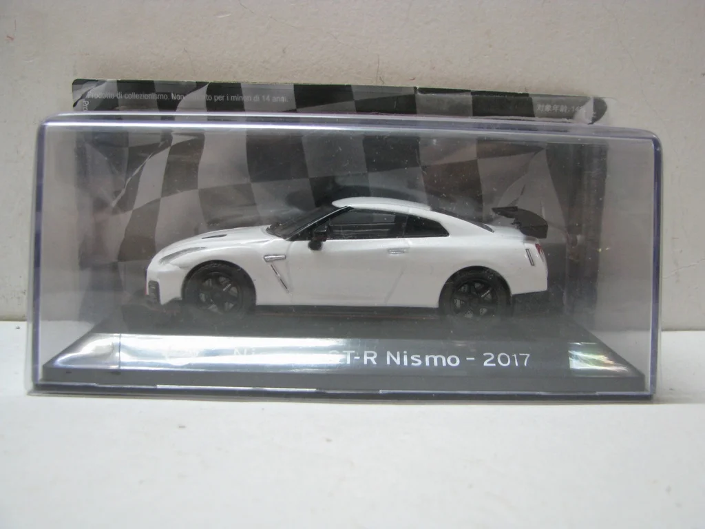 

Diecast 1:43 Scale IXO Nissan GT-R Nismo-2017 Alloy Car Model Collectible Toy Gift Souvenir Display Ornament
