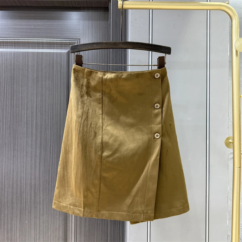 

Irregular retro solid half skirt women autumn 2025 new high waisted slimming temperament deer skin velvet short skirt