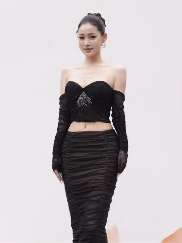 

Черный комплект из двух предметов с открытыми плечами: топ с длинными рукавами и вырезом в форме сердца со стразами и макси-юбка для вечеринок - vestido