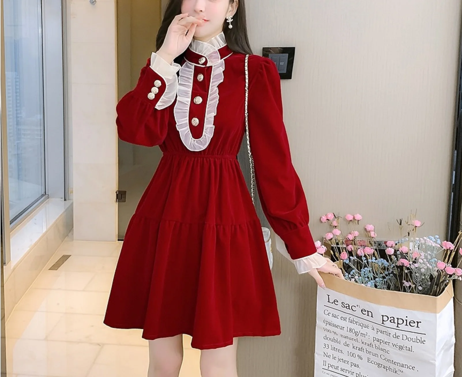 

Spring and Autumn New Palace Style Retro Hepburn Ear Edge Spliced Velvet Dress Christmas Dress Long sleeved Short Skirt