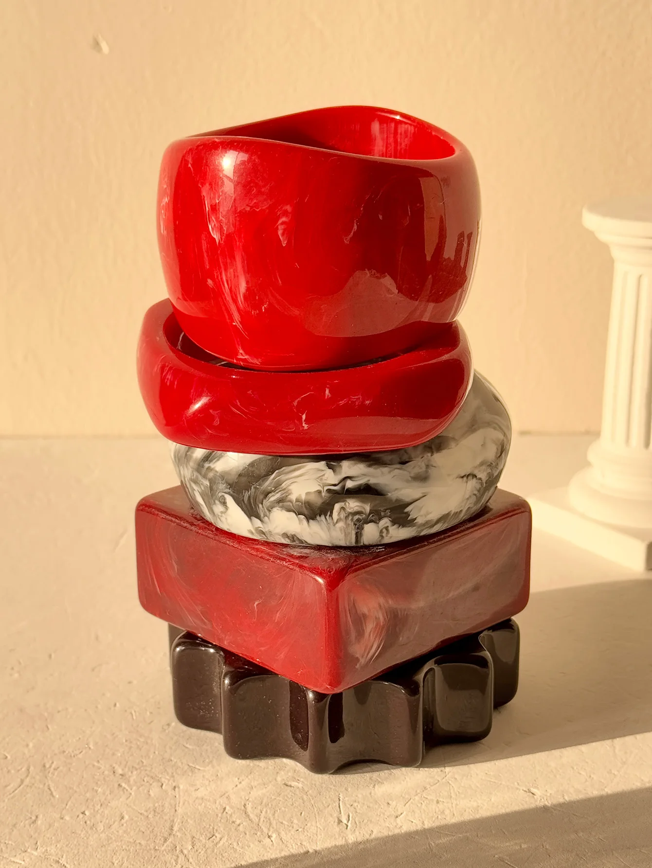 HUANZHI Vintage Red Grey White Blurred Geometric Irregular Resin Bracelet New Design Chunky Charms Bangles Jewelry for Women