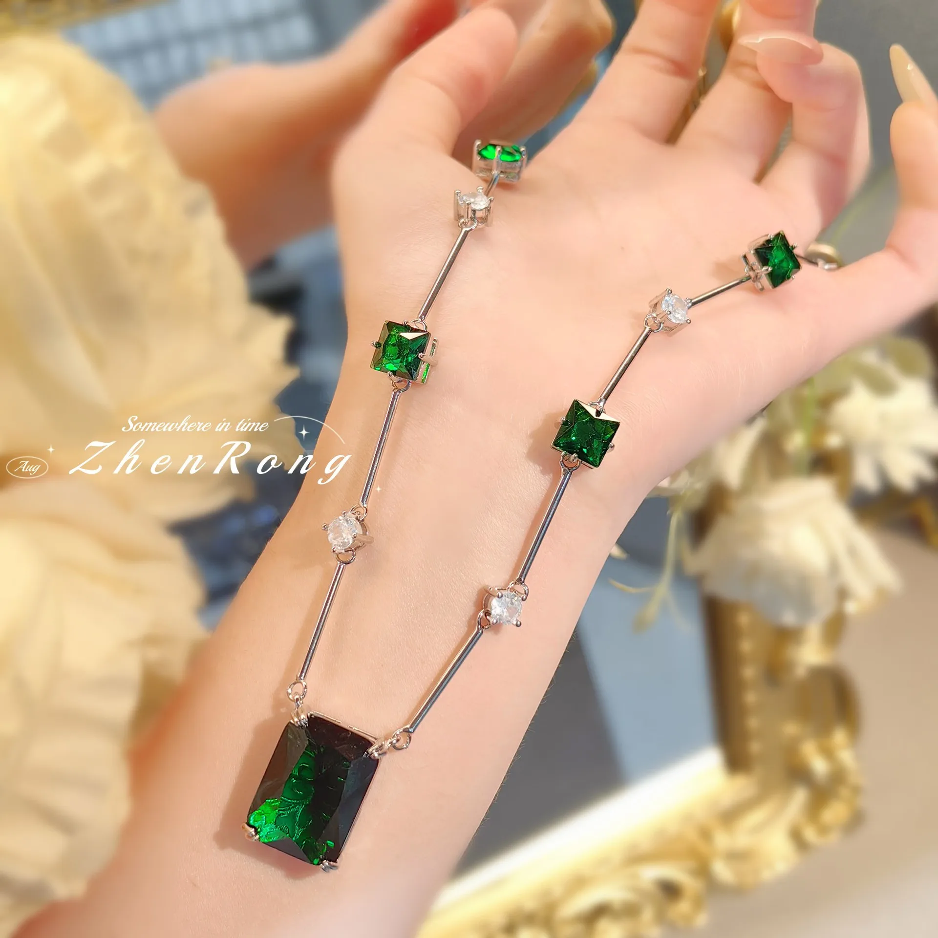 

2024 New Luxury Square Large Carat Emerald Necklaces For Women Silver Color Green Zircon Lady Birthday Cocktail Gift Jewelry