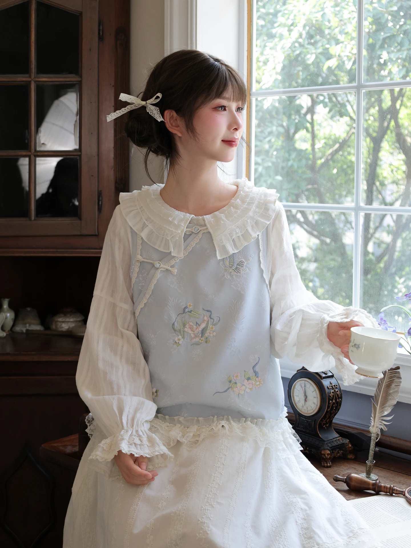 

Новая женская свободная жилетка с этнической вышивкой и кружевными вставками, универсальная повседневная верхняя одежда из полиэстера и спандекса для весны