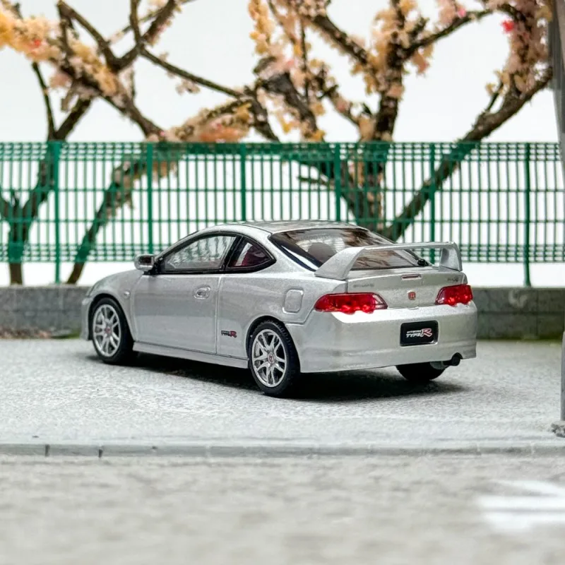 LCD ダイキャスト 1/64 スケール ホンダ合金モデルカー ホンダ インテグラ タイプ R DC5 シルバー プレイビークル おもちゃ 男の子向けギフト オリジナルボックス