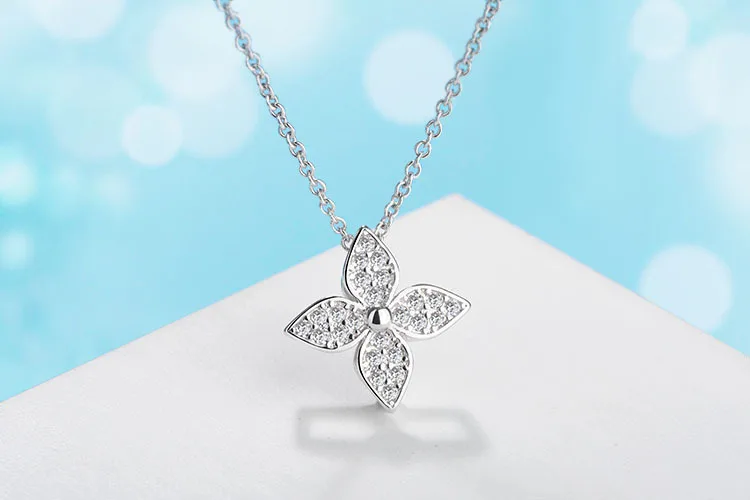 Fashion Rose Gold Clover Necklace Simple Necklace for Women Clover Pendant Exquisite Party Jewelry Pendant Necklace