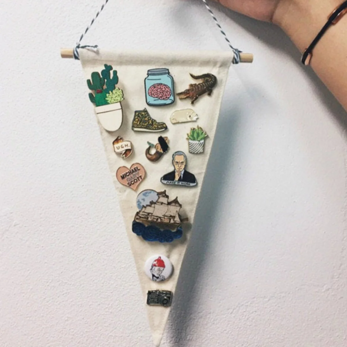 Hanging Badge Banner Enamel Lapel Canvas Button Pennant for Brooch Pin Wall Display The